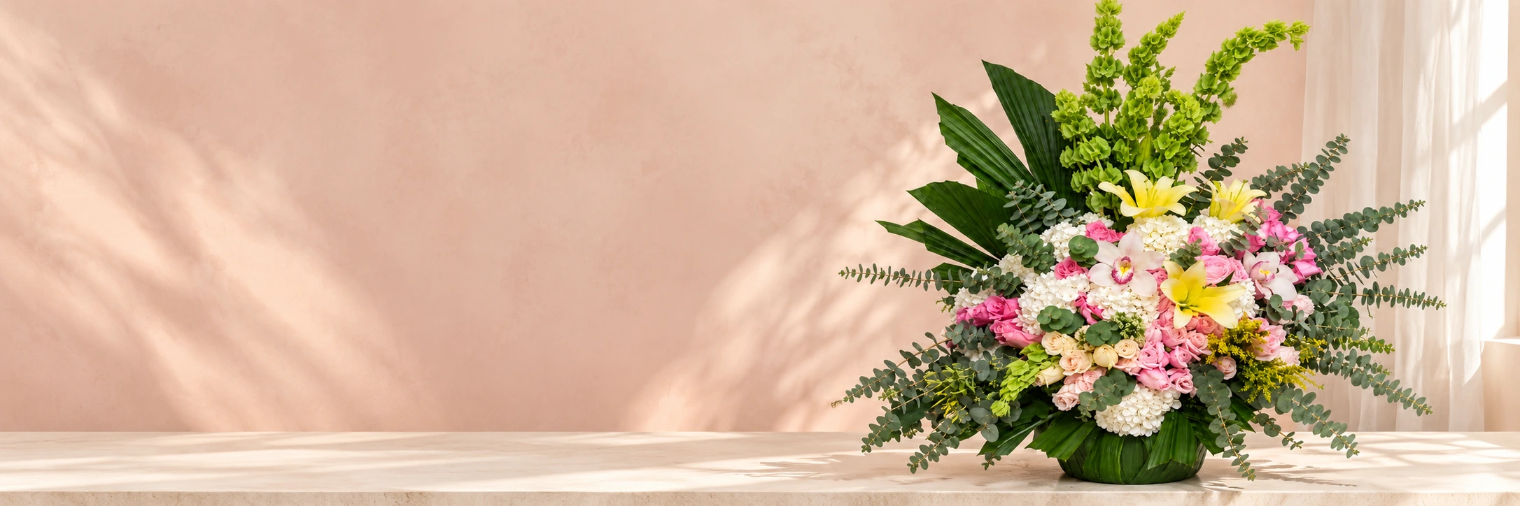 Arreglo completo de rosas, lirios y hortensias
